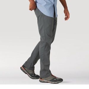 Wrangler Men’s ATG synthetic relaxed side zip 5 pocket pants in brown 32x32